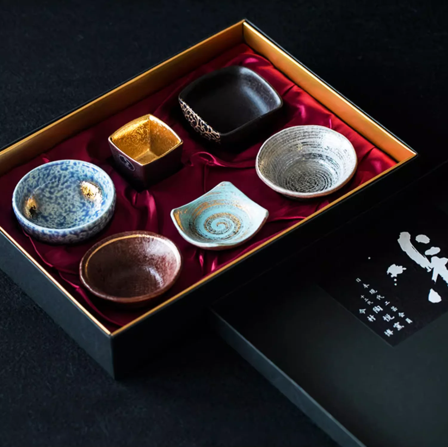 Arita Ware Gold and Silver Decorative Dessert Plate Gift Set - Image 4