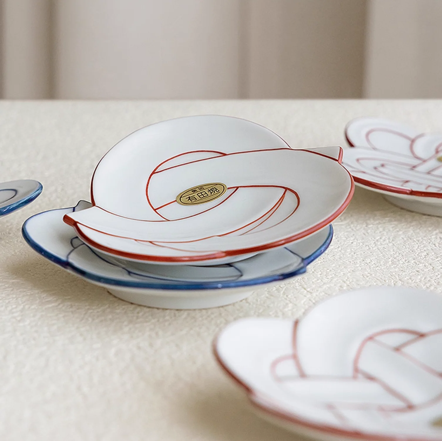 Arita Ware Hand-Painted Auspicious Knot Plate Gift Set - Image 4