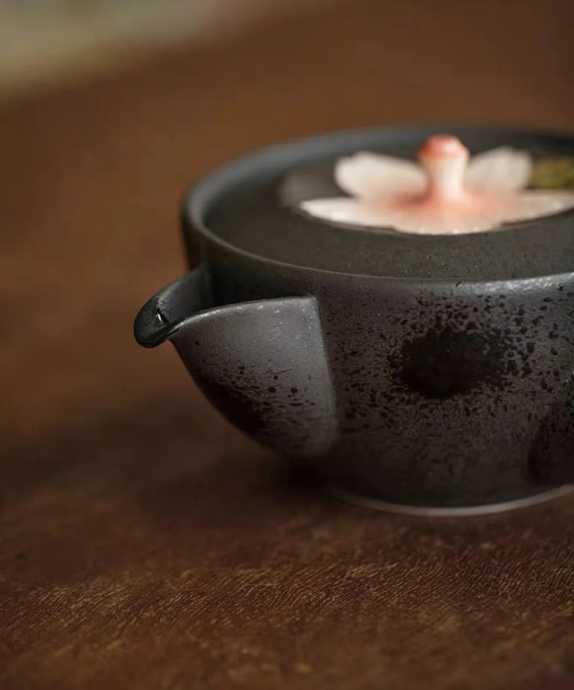 Arita-Yaki Kiln-Transformed Sakura Teapot Set - Image 4