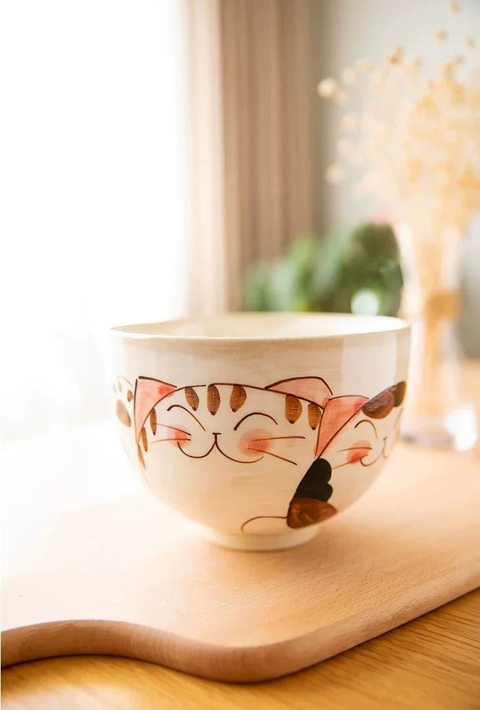 Arita-Yaki Lucky Beckoning Cat Ceramic Bowl - Image 3