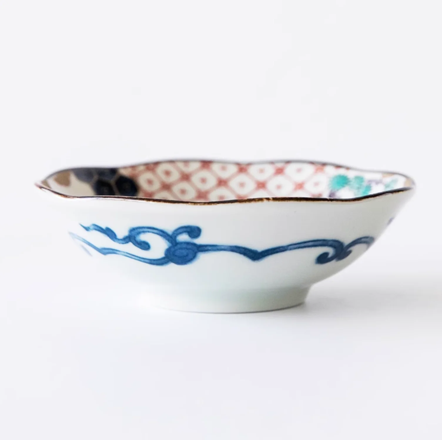 Hasami Ware Ten-Thousand-Mile Dyed Vintage Floral Ceramic Plate Gift Set - Image 12
