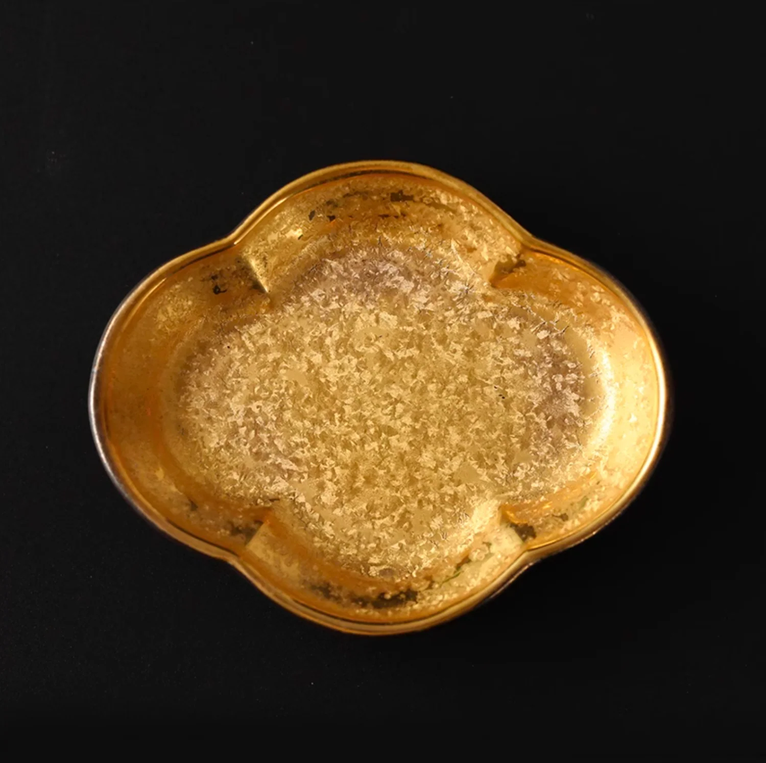 Hasami Ware Toyotsu Handcrafted Gold and Silver Decorated Dessert Plate Gift Set - Image 18
