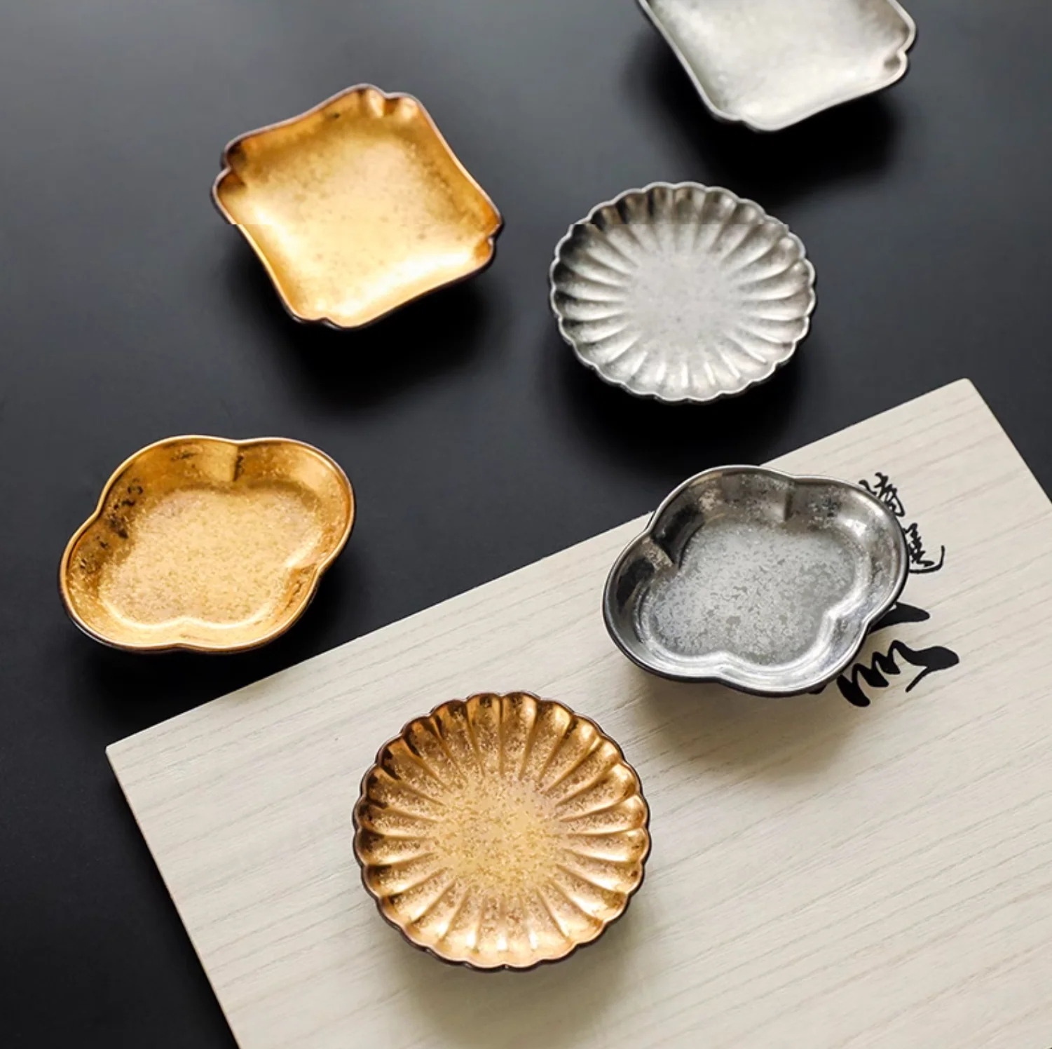 Hasami Ware Toyotsu Handcrafted Gold and Silver Decorated Dessert Plate Gift Set - Image 6