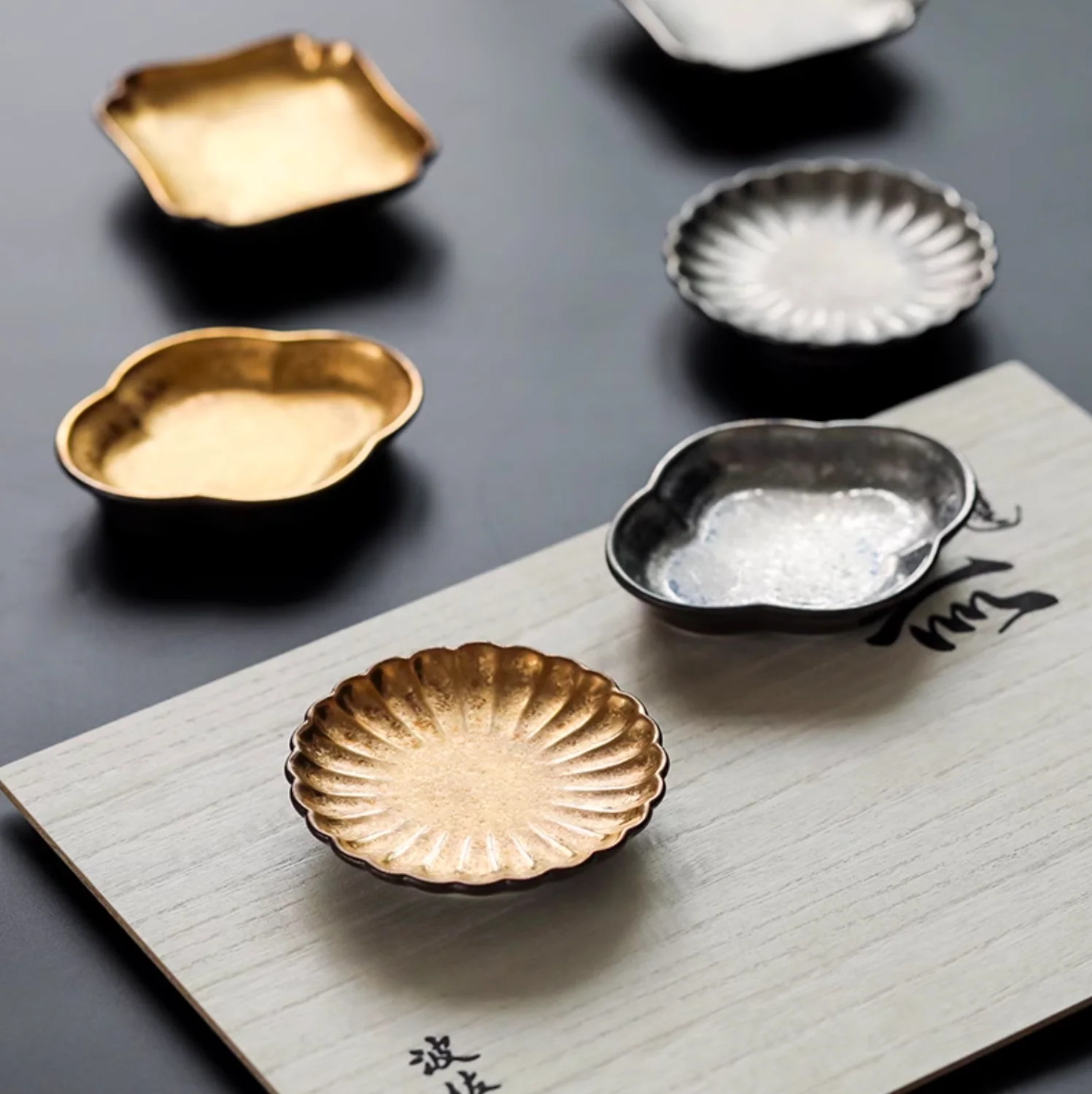Hasami Ware Toyotsu Handcrafted Gold and Silver Decorated Dessert Plate Gift Set - Image 7