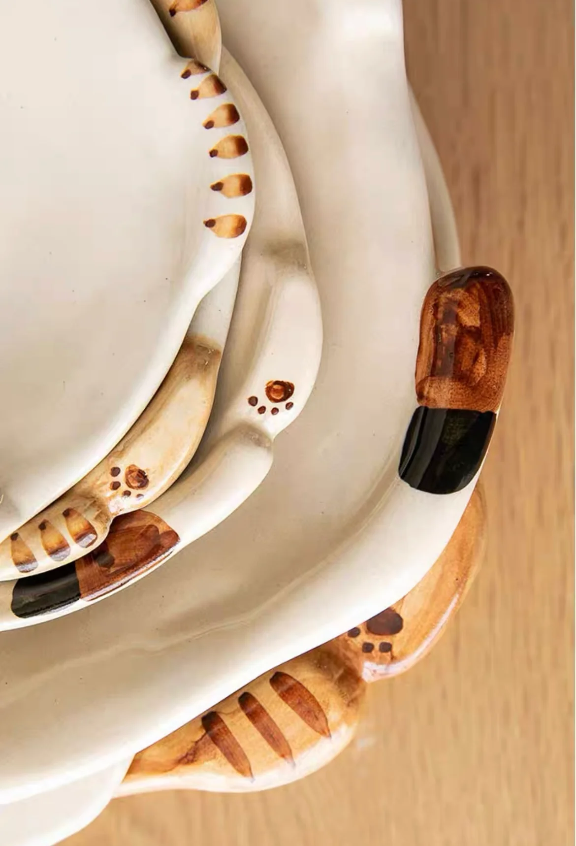 Hasami-Yaki Kikuyoshi Kiln Hand-Painted Lucky Cat Rustic Ceramic Plate - Image 11