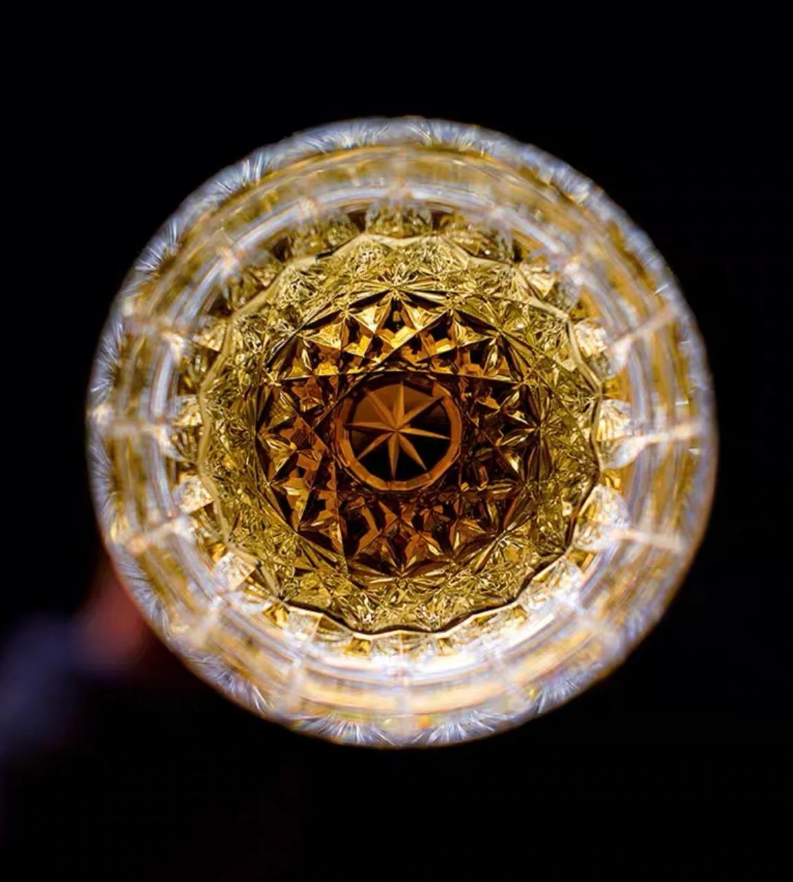 Edo Kiriko Starburst Crystal Whiskey Glass - Image 9