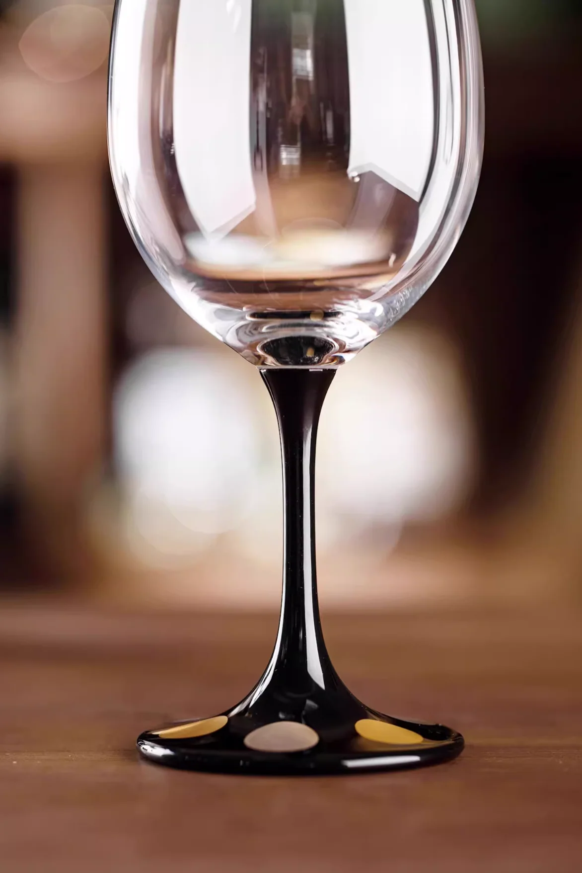 Kasane Handcrafted Lacquer Crystal Wine Glass - Image 11