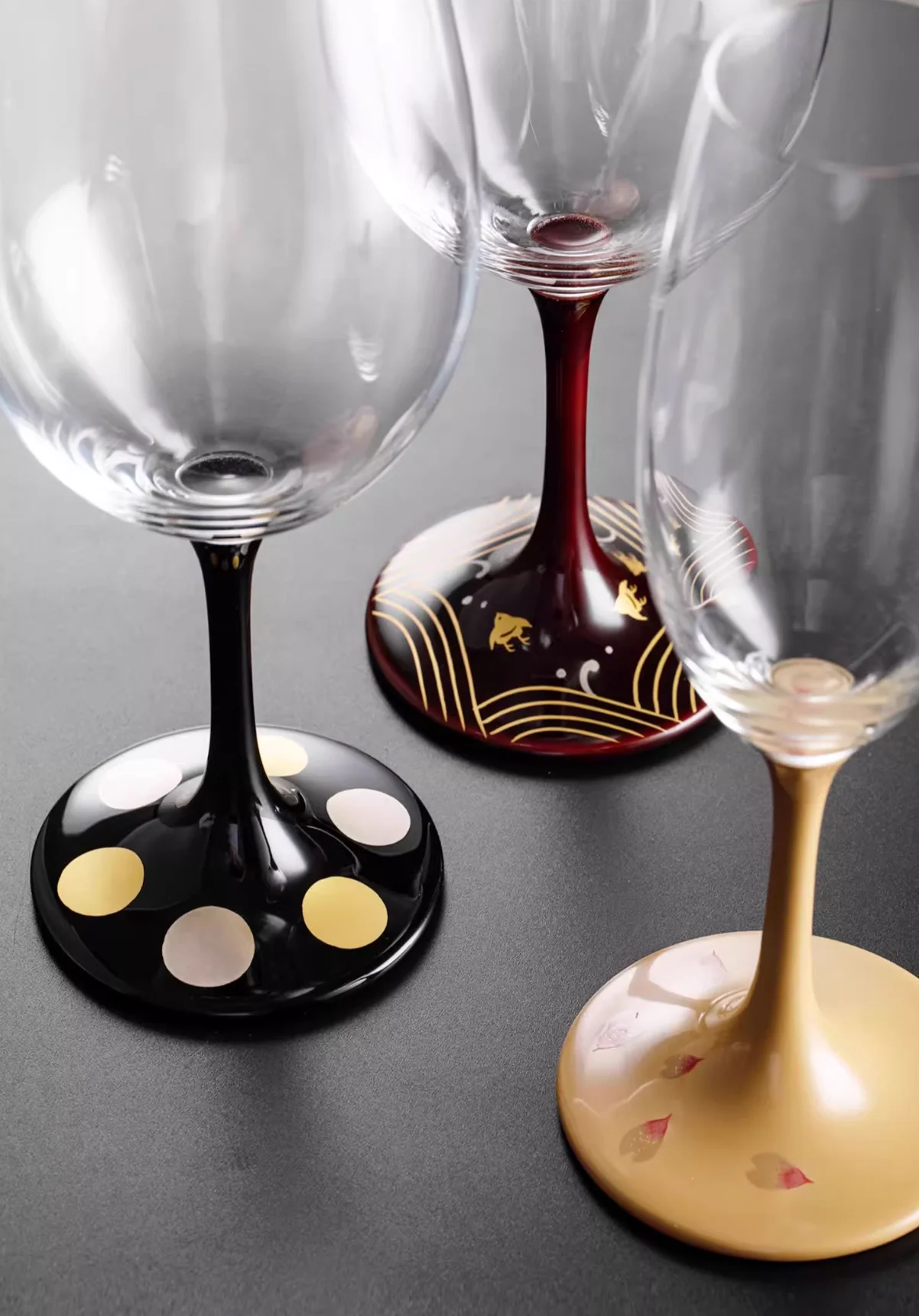 Kasane Handcrafted Lacquer Crystal Wine Glass - Image 3