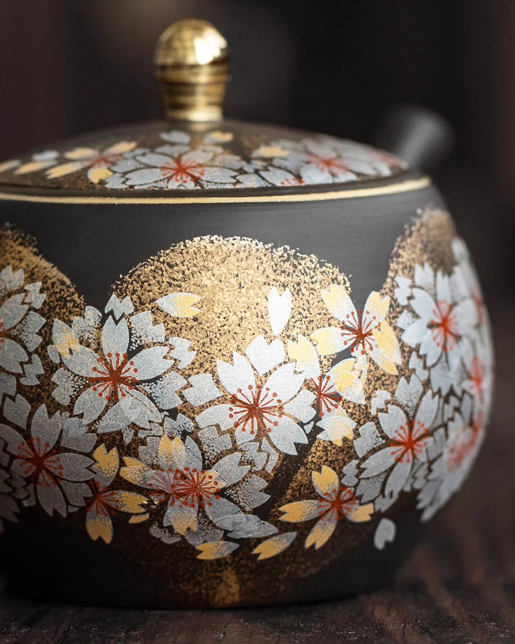 Kutani Ware Golden Sakura Teapot - Image 5
