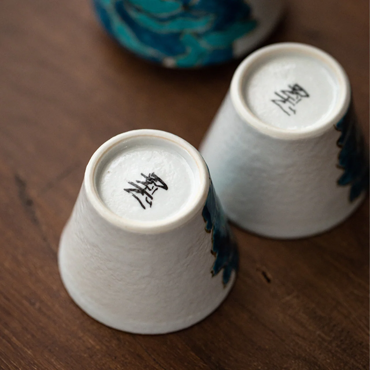 Kutani Ware Green Peony Sake Set - Image 9
