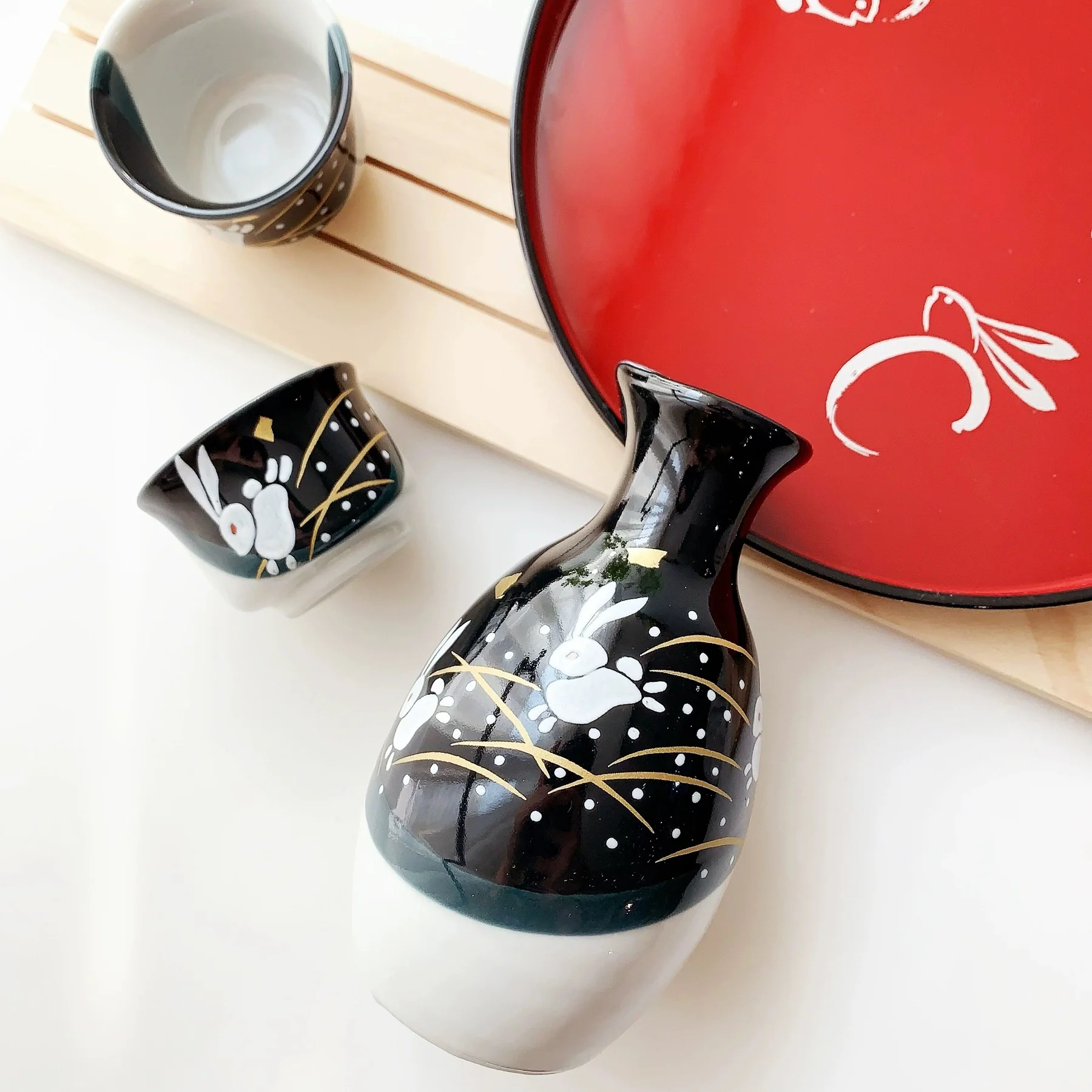 Kutani Ware Hand-Painted Running Rabbit Sake Set - Image 4