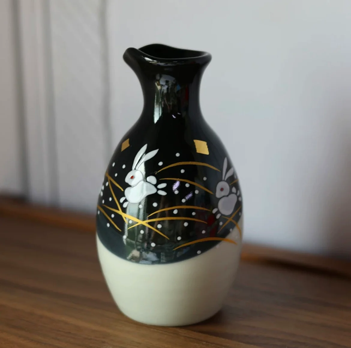 Kutani Ware Hand-Painted Running Rabbit Sake Set - Image 7