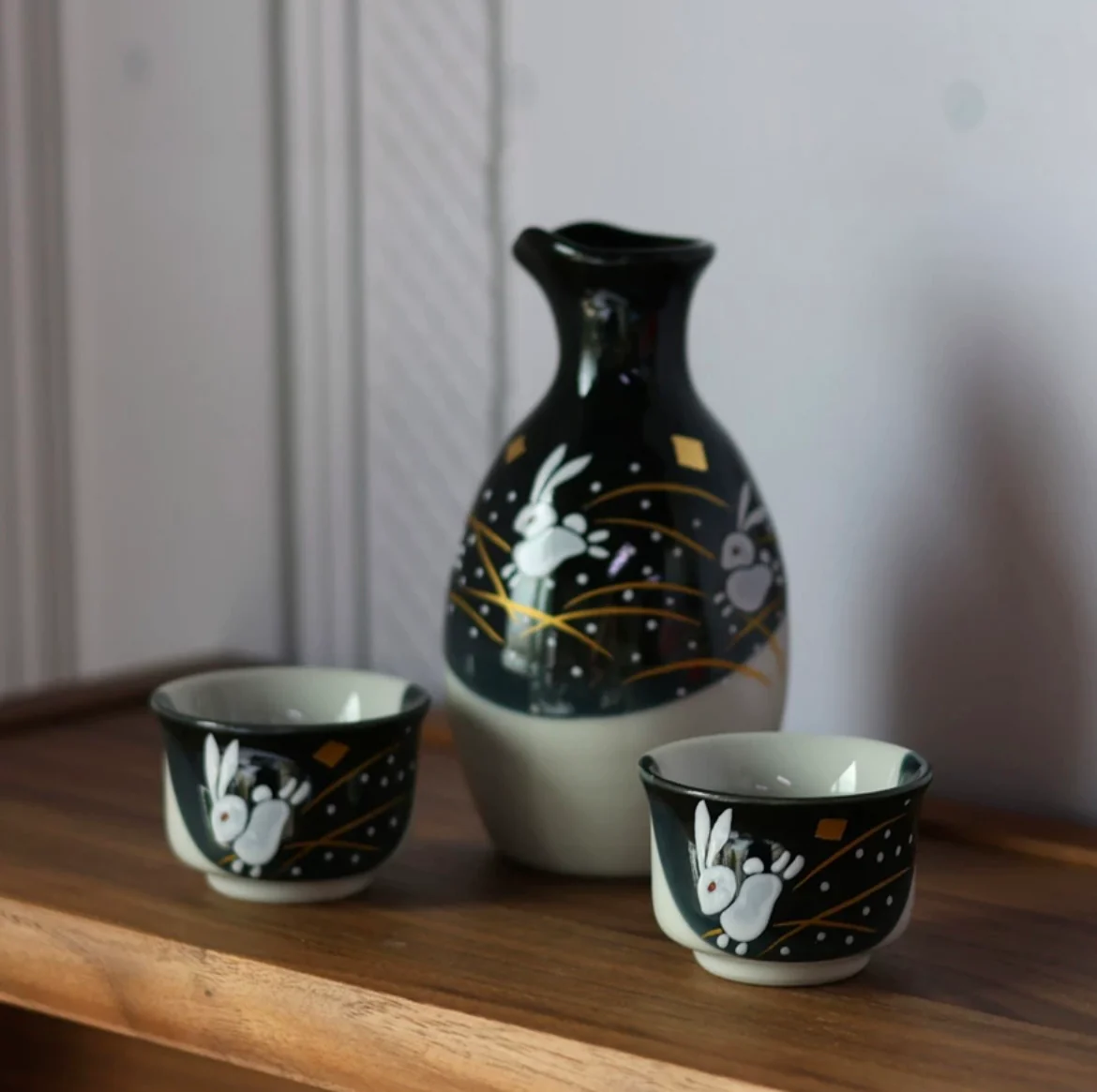 Kutani Ware Hand-Painted Running Rabbit Sake Set - Image 8
