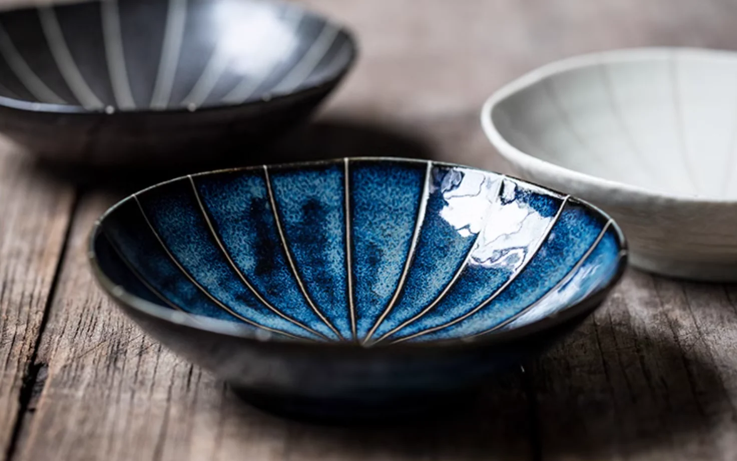 Mino Ware Underglaze Tokusa Plate - Image 4