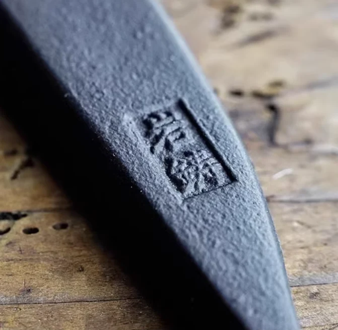 Nambu Tekki Cast Iron Incense Holder – Rock & Leaf Design - Image 8