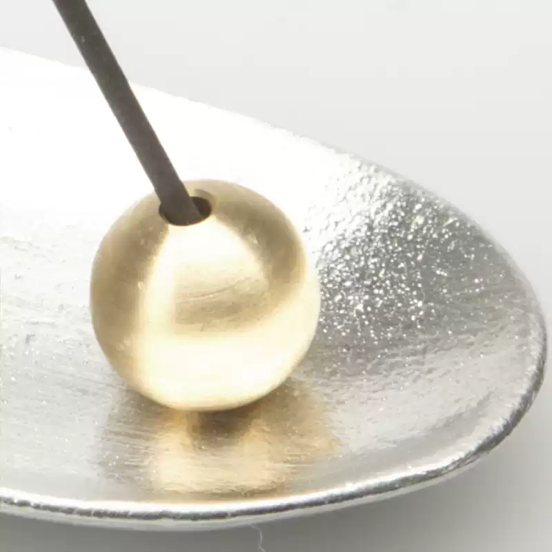 Nousaku Bamboo Leaf-Shaped Tin Incense Holder - Image 5