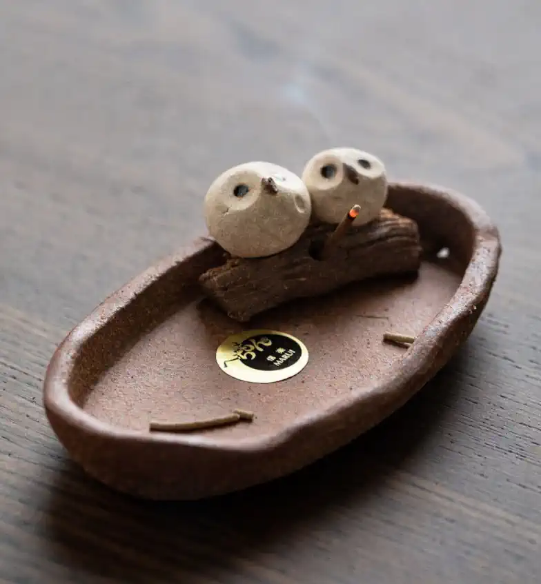 Shigaraki Ware Handmade Rustic Ceramic Owl Incense Holder - Image 4