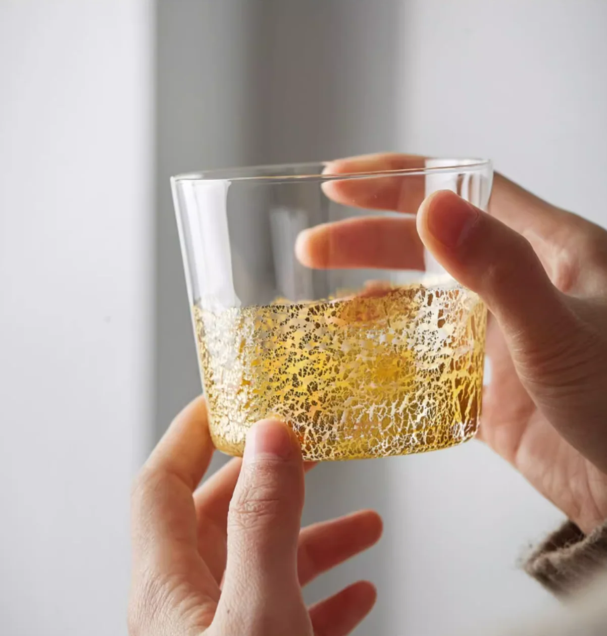 Toyo-Sasaki Gold Leaf Crystal Decanter - Image 3