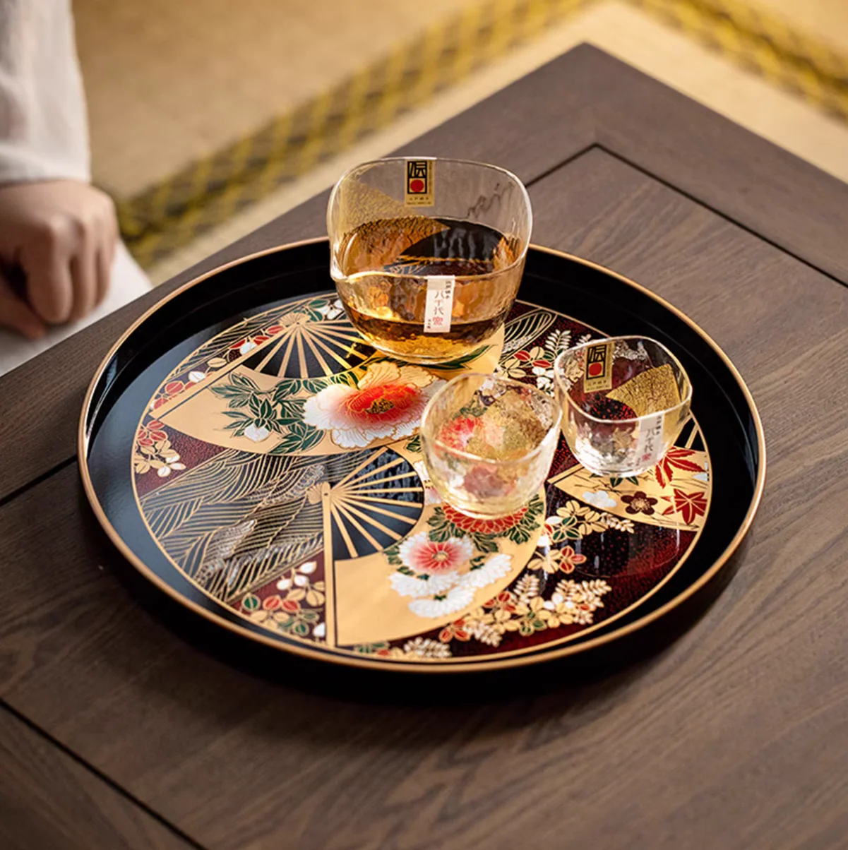 Yamanaka Shikki Gold Leaf Dancing Fan Tray - Image 5
