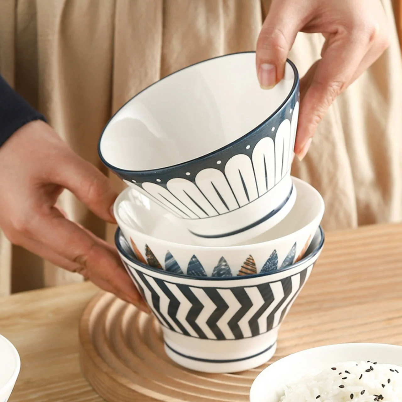 Yashin Underglaze Vintage Cone-Shaped Bowl Set - Image 4